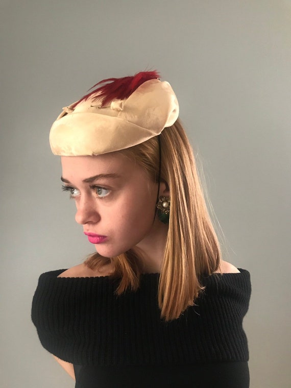 Vintage 30s/40s Ivory Turban Fascinator w/ Feather