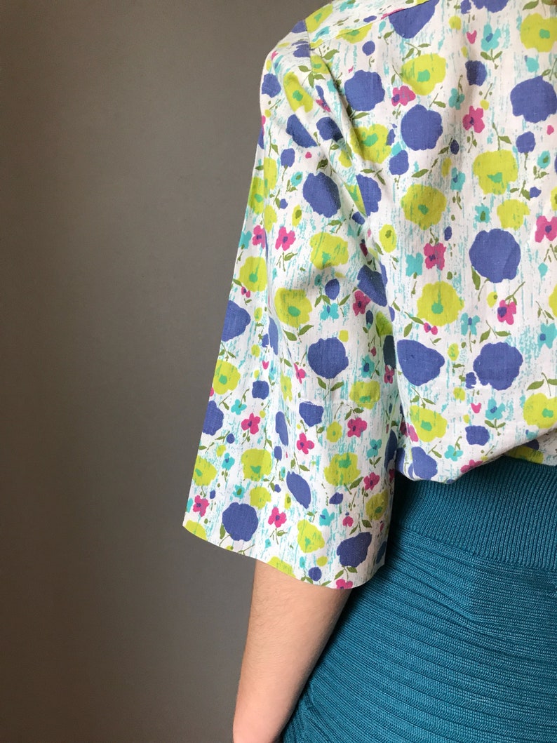Vintage Flowy Blue Floral Top (M/L)