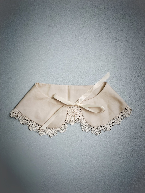 Vintage Peter Pan Collar