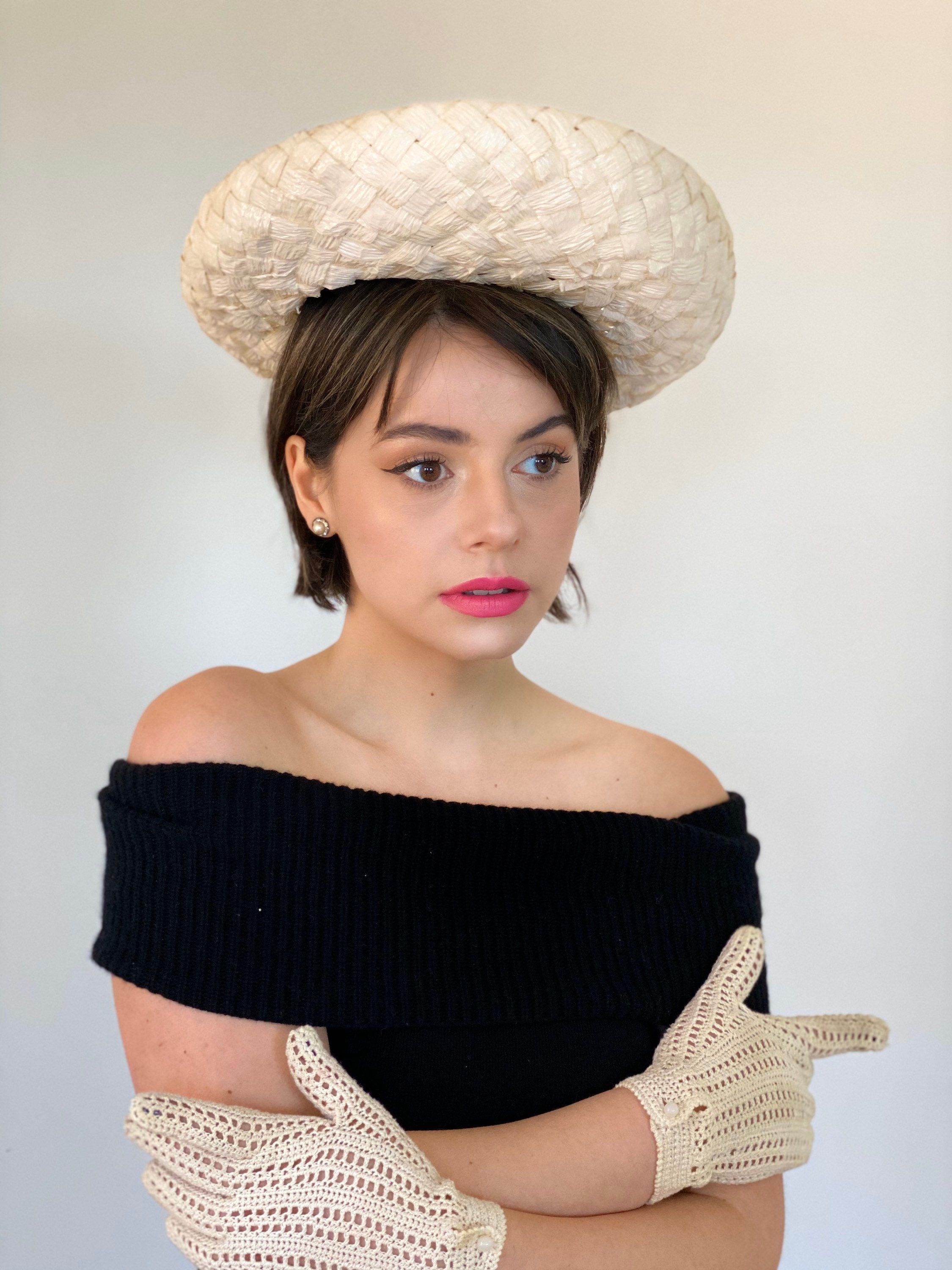 A vintage 1950s or 1960s Breton or platter hat made of woven ivory raffia straw A rather lovely example of a typical early 60s Jackie  main image 2