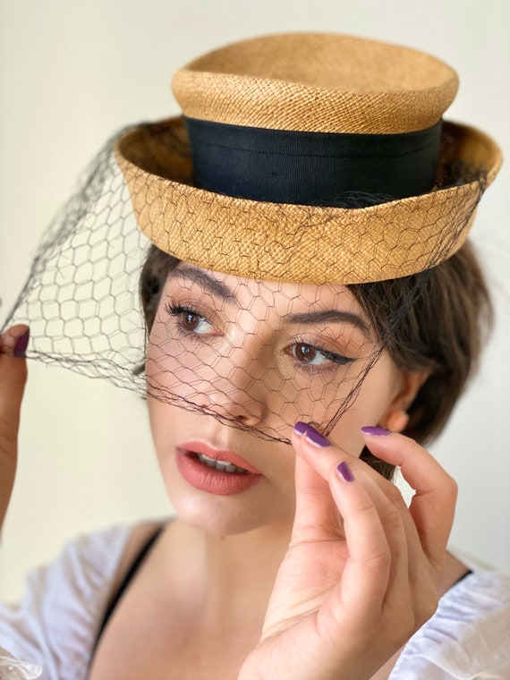 Vintage 30s Mini Straw Topper Hat w/ Netting