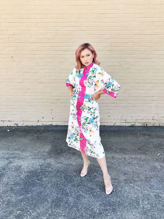 Vintage 70s Floral Asian Motif Lounge Dress Kaftan