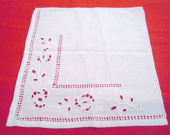 White handmade cutwork napkin - Dinner table decoration - Traditional cutwork napkin - Table decoration