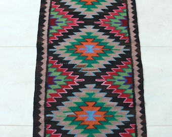 Grand Tapis Kilim Turc En Laine Tissé Main 182x128cm – Style Ancien Et Multicolore