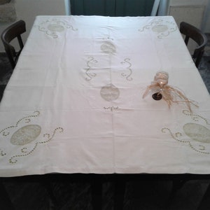 White Cutwork Embroidered Tablecloth: Linen Viscose Dinner Table Decor