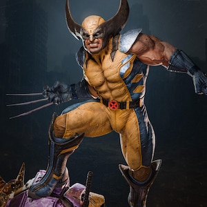 Może przedstawiać: Kolekcjonerska figurka w skali 1/6 przedstawiająca Wolverine'a w żółto-niebieskim kostiumie z czarnym pasem i czerwoną klamrą w kształcie litery X. Postać ma na sobie żółtą maskę z dużymi czarnymi płetwami, wysunięte metalowe pazury i stoi na fioletowej podstawie.