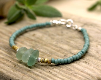 Seaglass Light Blue Bracelet - Minimal Bracelet - Sea glass Bracelet - Beaded Bracelet