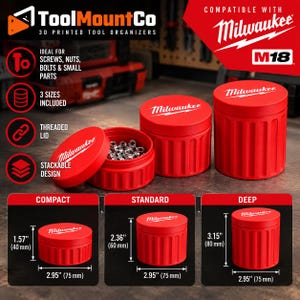 Puede incluir: Un juego de tres organizadores de herramientas cilíndricos rojos Milwaukee M18 con tapas roscadas y diseño apilable. Los recipientes están etiquetados como compactos, estándar y profundos, con alturas de 40mm, 60mm y 80mm y 75mm de diámetro.