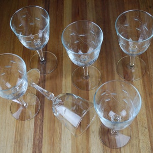 Libbey Windswept Wine Glasses Set of Six image 5