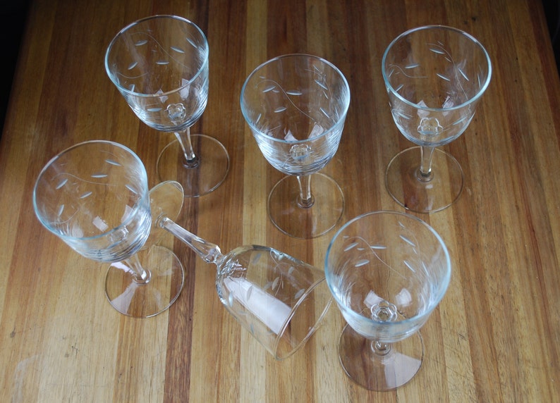 Libbey Windswept Wine Glasses Set of Six image 5