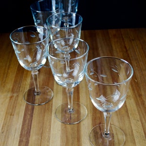 Libbey Windswept Wine Glasses Set of Six image 2