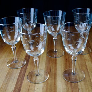 Libbey Windswept Wine Glasses Set of Six image 4