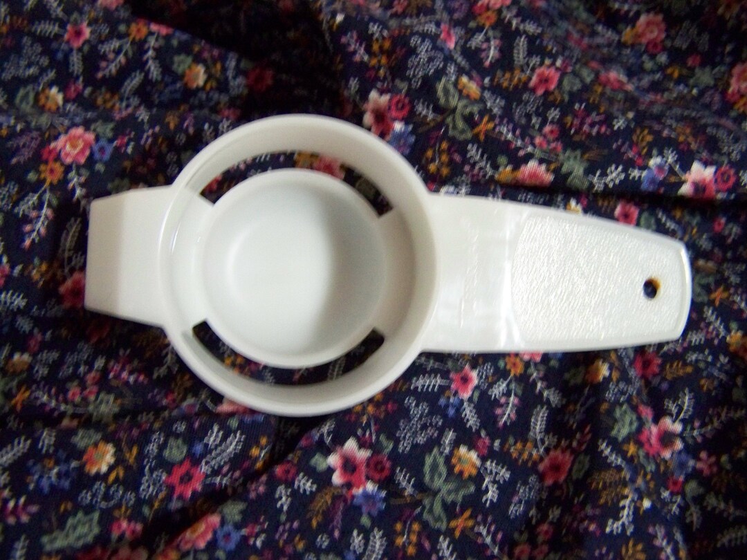 Vintage Tupperware Egg Yolk and White Separator 7791, Baking Tool