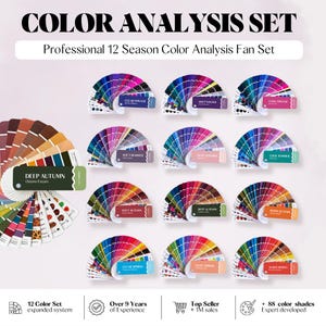 Pode incluir: Um conjunto profissional de leques de análise de cor de 12 estações com múltiplas amostras de cores. O texto diz COLOR ANALYSIS SET, Professional 12 Season Color Analysis Fan Set, 12 Color Set, Over 9 Years of Experience, Top Seller + 1M sales, e + 88 color shades Expert developed.