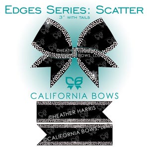 Op de afbeelding: Een zwarte haarstrik met witte strass-randen en linten, gelabeld Edges Series: Scatter 3" with tails. Het ontwerp bevat een herhalend logopatroon en de tekst California Bows, Heather Harris en California Bows, LLC op de zwarte stof.