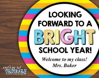 Bright New School Year Gift Tags, DIY Circle Labels for Teachers, Students or Classmate Favors, INSTANT DOWNLOAD, digital printable file