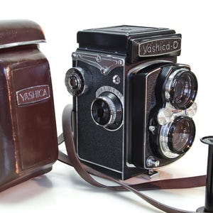 Yashica-D Camera - Working, Rare, Vintage 1950s~1970s Medium Format 120MM Film Twin Lens Reflex TLR & Original Leather Case - Free Shipping