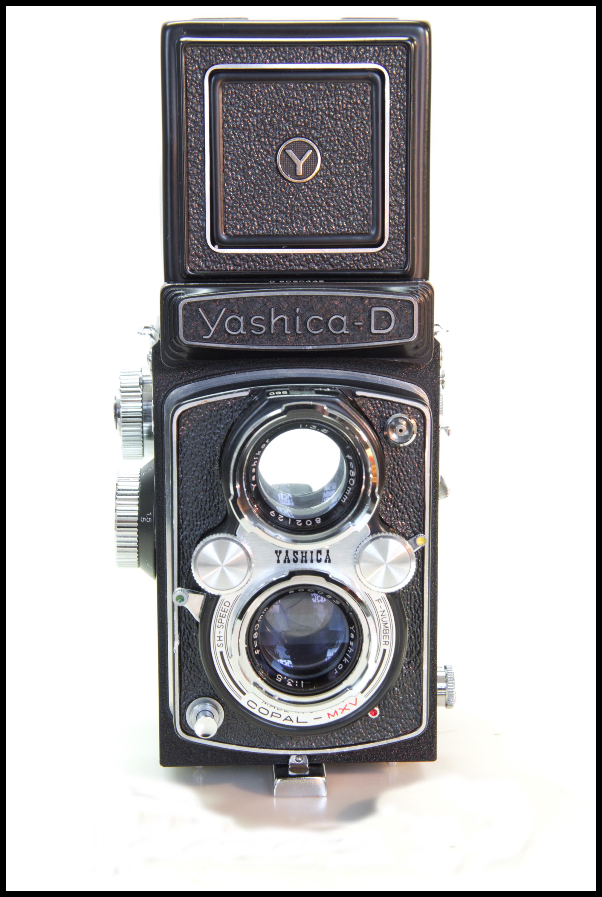 Vintage Yashica-d Camera - 1950s~1970s Medium Format, 120MM Film