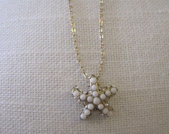 Collar de estrella de mar con cuentas blancas, diamantes de imitación dorados - Collar de estrella de mar blanco y plateado - Collar de estrella de mar - Estrella de mar blanca