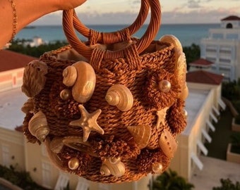 Beach Decor Handmade Seashell Handbag - Resort/Vacation Bag -Rattan Bag With Real Shells -Luxury Handbag for Island Vacations -Beach Wedding