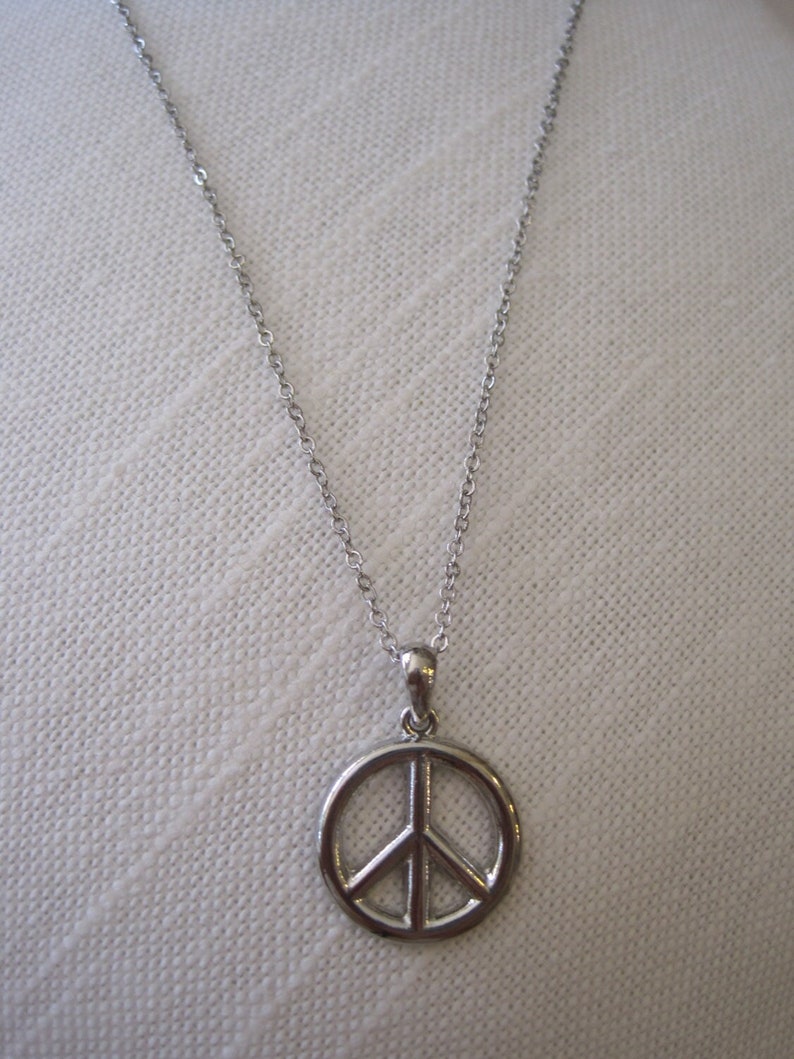 Silver peace sign necklace Clearance