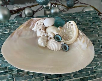 Jabonera de almeja de nácar hecha a mano con conchas - Jabonera con conchas - Decoración costera - Decoración de baño playero