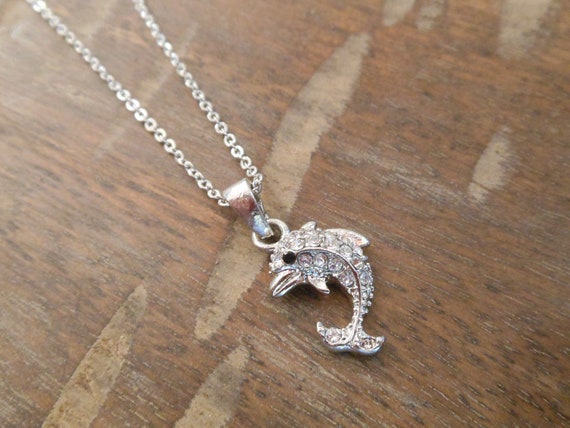 Collier/pendentif Dauphin Avec Pierre Et Strass - Métal Argenté, Neuf Avec étiquettes