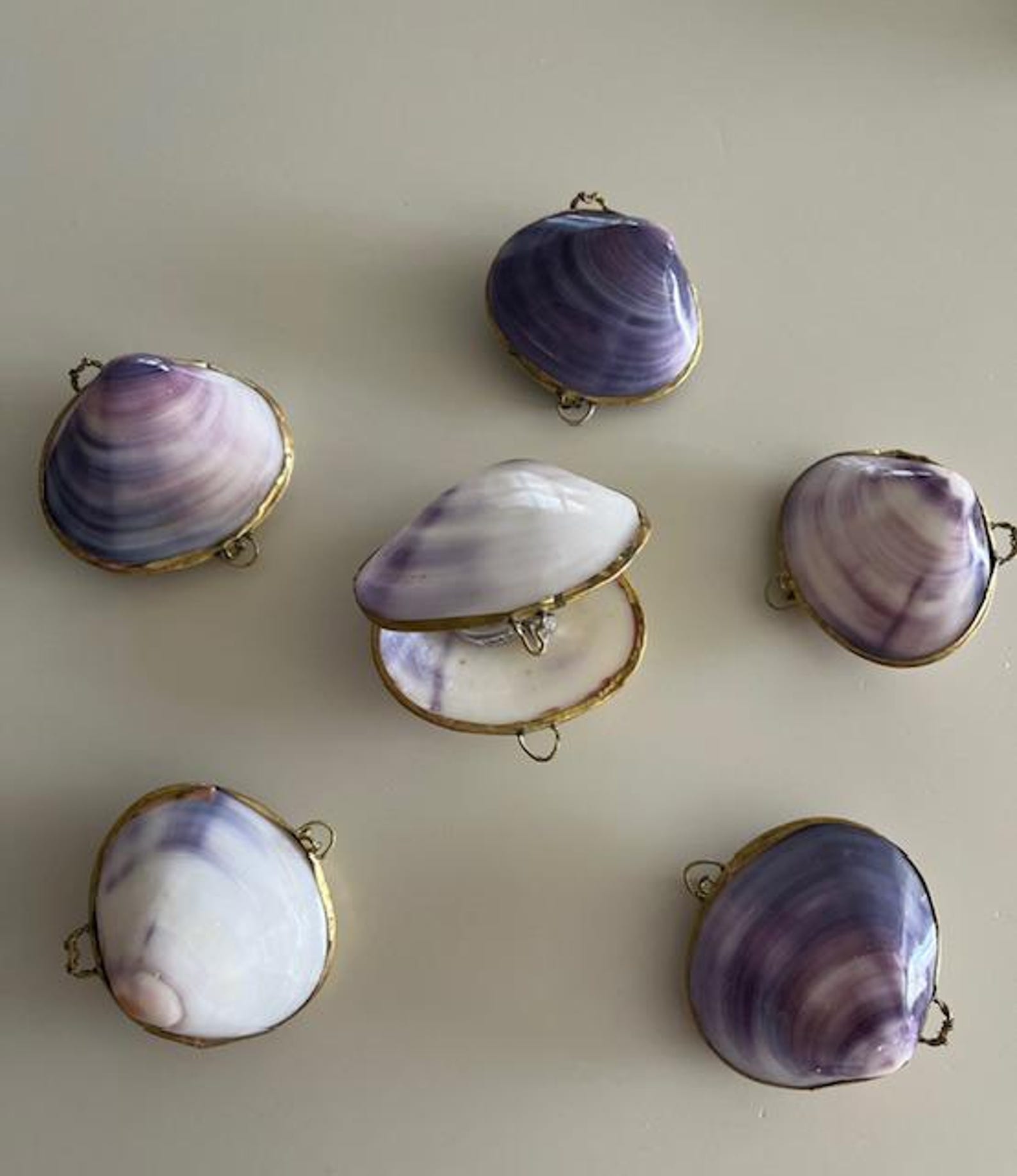 Shell Box - Seashell Ring Box /pill/coin Purse - Purple Clam Ring Box ...