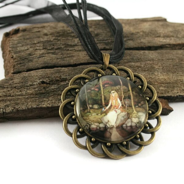 John Bauer cameo necklace, John Bauer necklace, Princess in the forest, antique cameo necklace, fairytale necklace, art photo pendant