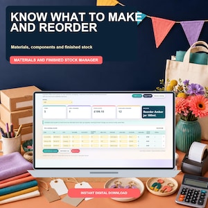 以下が含まれることがあります： KNOW WHAT TO MAKE AND REORDERというテキストが表示された在庫管理ソフトウェアのインターフェース画面。ダッシュボードには在庫データ、在庫価値、Amber jar 180mlの再注文アラートが表示されています。画面にはINSTANT DIGITAL DOWNLOADボタンも含まれています。