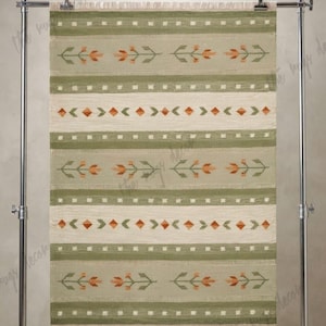 Salviagrön kelimmatta i ull, elfenbensrostfärgad blommig matta, handvävd randig plattvävd matta, boho lantlig vardagsrums- och sovrumsmatta