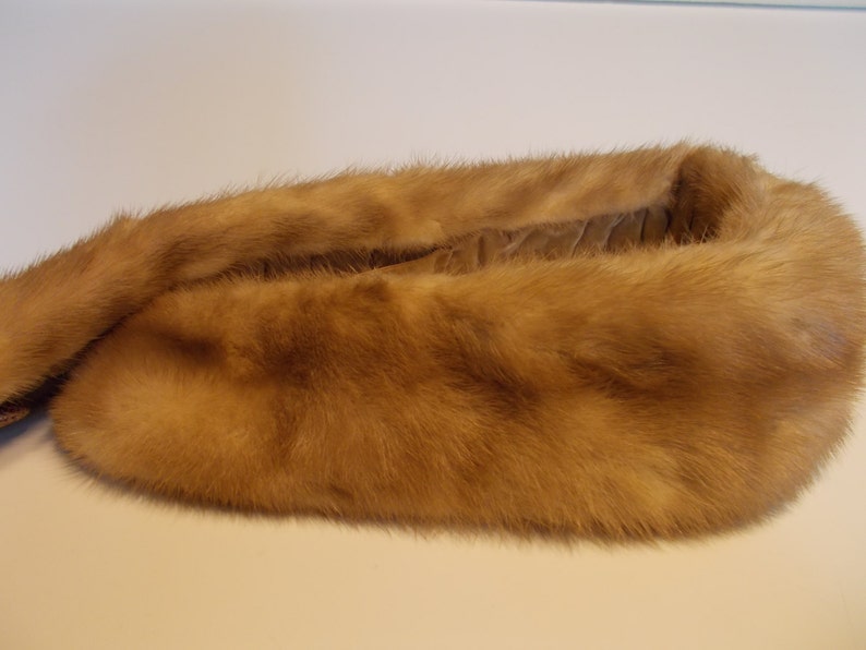 ladies blonde mink collar