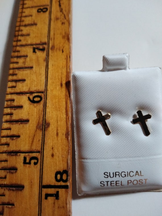 tiny cross earrings - image 3