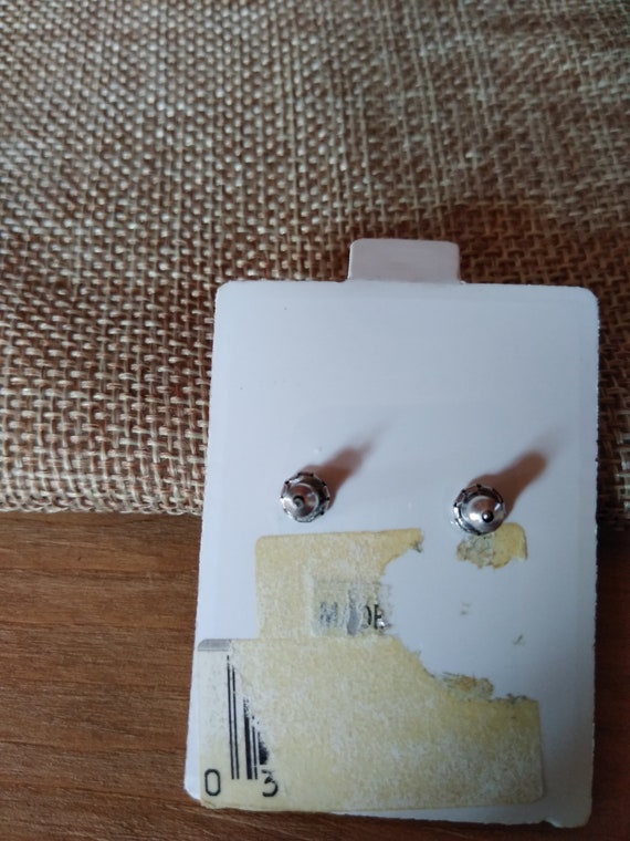 tiny cross earrings - image 2