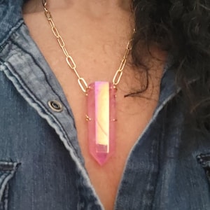 Pink Aura Quartz Necklace, Large Pink Aura Point Neckkace, Pink Aura Crystal Point, Aura Party Jewelry,Rose Aura Statement