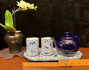 青と白のシノワズリーティーセット（2人用）｜コバルトフェニックス、花柄磁器製ティーポット、カップ、トレイ
