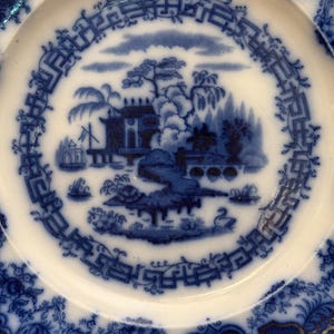 Flow Blue Plate, Java Pattern, Bishop and Stonier England, Blue and White Chinoiserie Display Plate, AS IS condition image 2