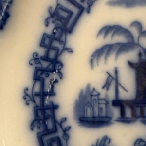 Flow Blue Plate, Java Pattern, Bishop and Stonier England, Blue and White Chinoiserie Display Plate, AS IS condition image 3