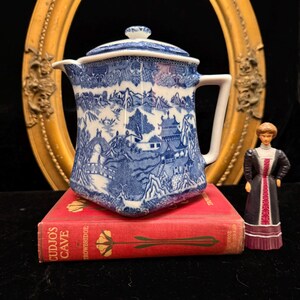 Vintage Ringtons Blue Willow Teekanne, quadratische Art-Deco-Teekanne mit Deckel, Newcastle Tea Merchants, englisches Transferware-Kunsthandwerk