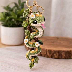 Crochet Snake Keychain Pattern, Amigurumi Snake with Daisies and Leaves, Cute Bag Charm PDF, Snake Lover Gift Idea
