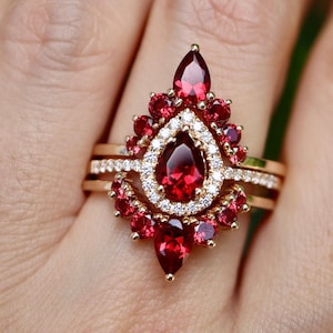 Tropfen Halo Granat Braut 3 Sterling Silber Ring - Pear Red Granat Jubiläum Ring - dunkel tiefrot Verlobungsring - Januar Birthstone Ring