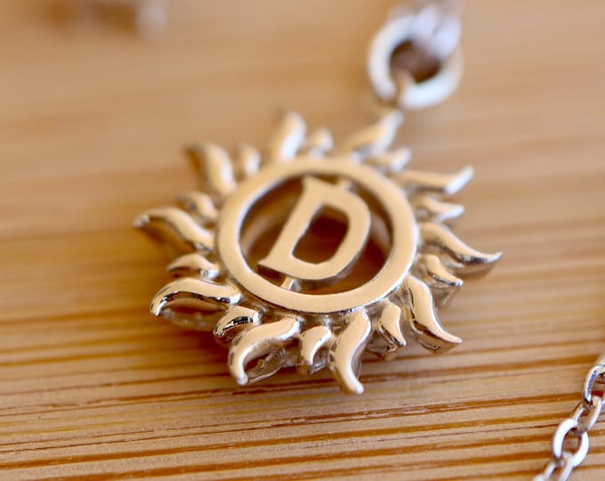 Halo Sun Ray Bezel Initial Necklace- Sun Ray Bezel Letter 925 Sterling Silver Necklace- Gifts for Mom Graduate Daughter Friend Girlfriend