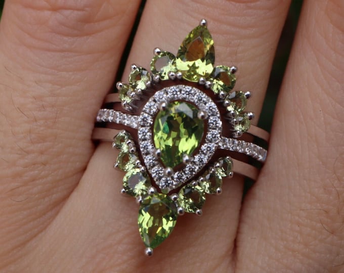 Teardrop Peridot Bridal 3 Silver Ring Set- Pear Green Stone Wedding Ring- Green Halo Bridal Ring w/ 2 Wedding Band- August Birthstone Ring