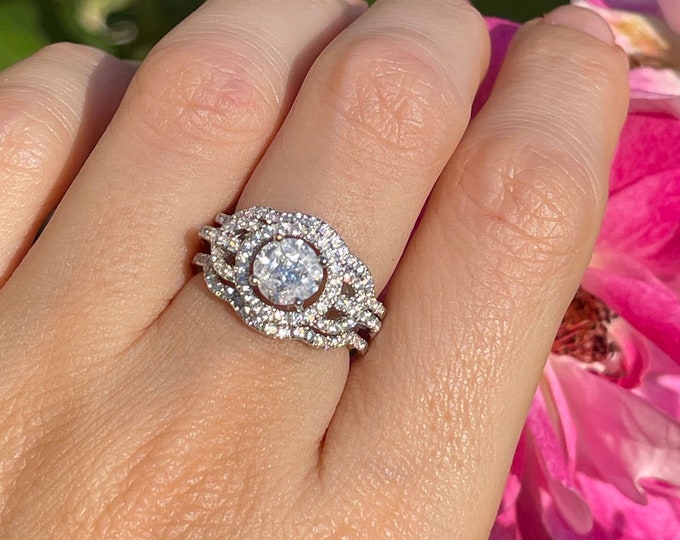 Cluster Diamond Simulant Deco Bridal Ring Set- Alternative Diamond Halo Engagement Rings-Vintage Colorless Gemstone Ring with 2 Wedding Band