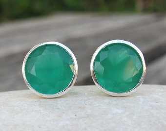 Round Green Stud Earring- Simple Green Onyx Earring- Boho Light Green Earring- Milky Green Everyday Stud- Bohemian Silver Stud Earring