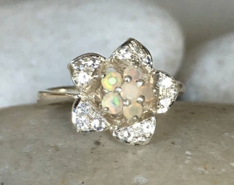 Floral Genuine Opal Engagement Ring- Bloem Natuurlijke Opaal Promise Ring- Ronde Opaal Cluster Statement Ring- Oktober Birthstone Ring