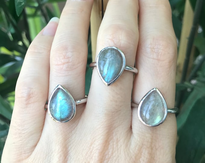 Pear Rainbow Silver Labradorite Ring Boho Tear Drop Simple Solitaire Rainbow Large Statement 925 Sterling Silver Hippie Iridescent Jewelry