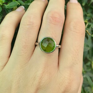 Peridot Round Stack Silver Ring- Green Peridot Simple Ring- August Birthstone Ring- Green Gemstone Ring
