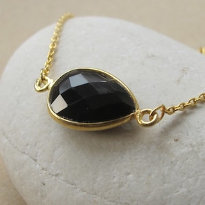 Schwarze Onyx Birne Zierliche Armbänder- Minimalistische dünne zierliche Schwarze Edelstein Gold Armbänder-Schmuck Geschenke für Ihre Mutter Lehrer Freundin Frau