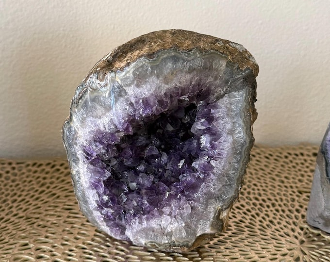 Purple Amethyst Geode for Housewarming Gifts, Geode Healing Amethyst Specimen, Unique Gift for Couple, Wife, Friends, Teacher,